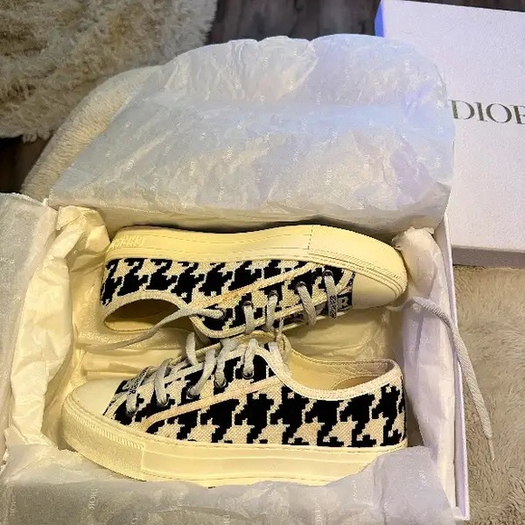 Walk'n'Dior Sneakers - Picture 2 of 4